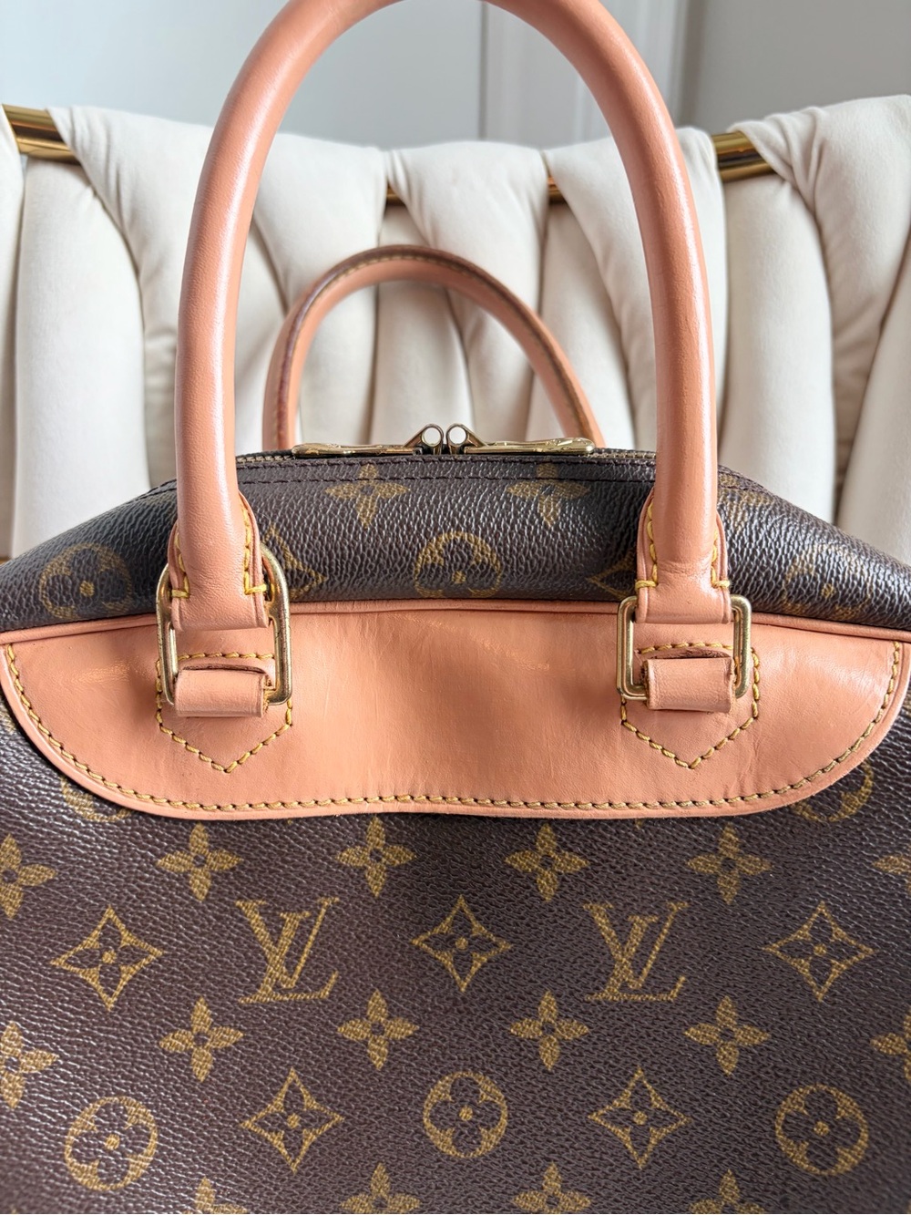 Louis Vuitton Deauville Monogram Bag - Picture 4 of 11